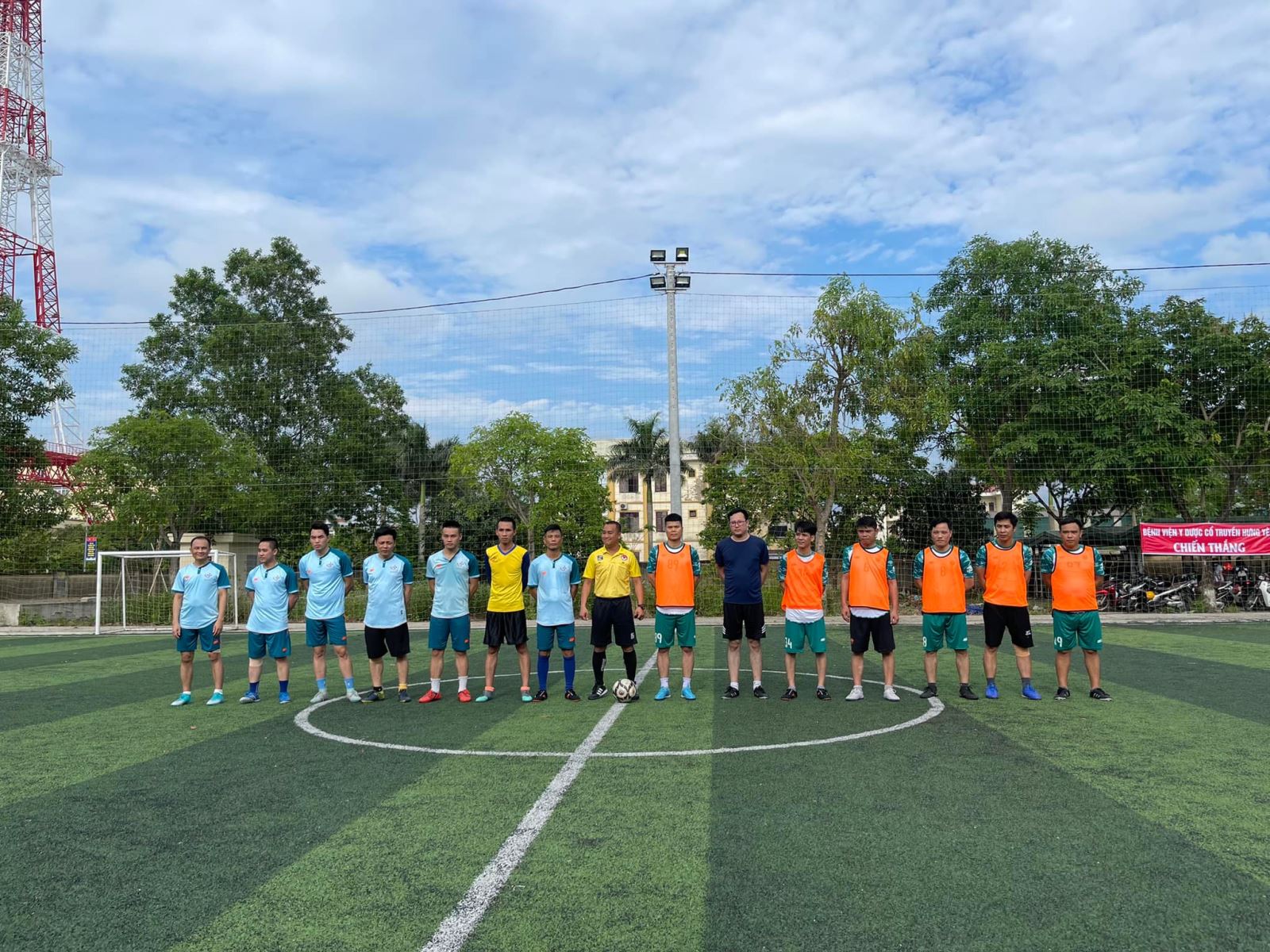 Giải bóng đá toàn ngành Y tế tỉnh Hưng Yên do Công đoàn ngành tổ chức